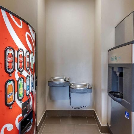 Comfort Inn & Suites Greenville I-70 Εξωτερικό φωτογραφία