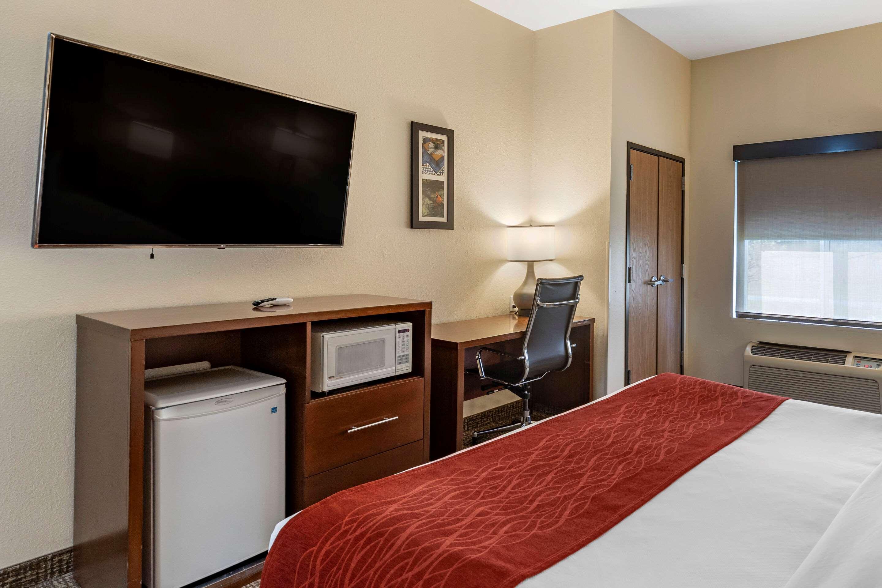 Comfort Inn & Suites Greenville I-70 Εξωτερικό φωτογραφία