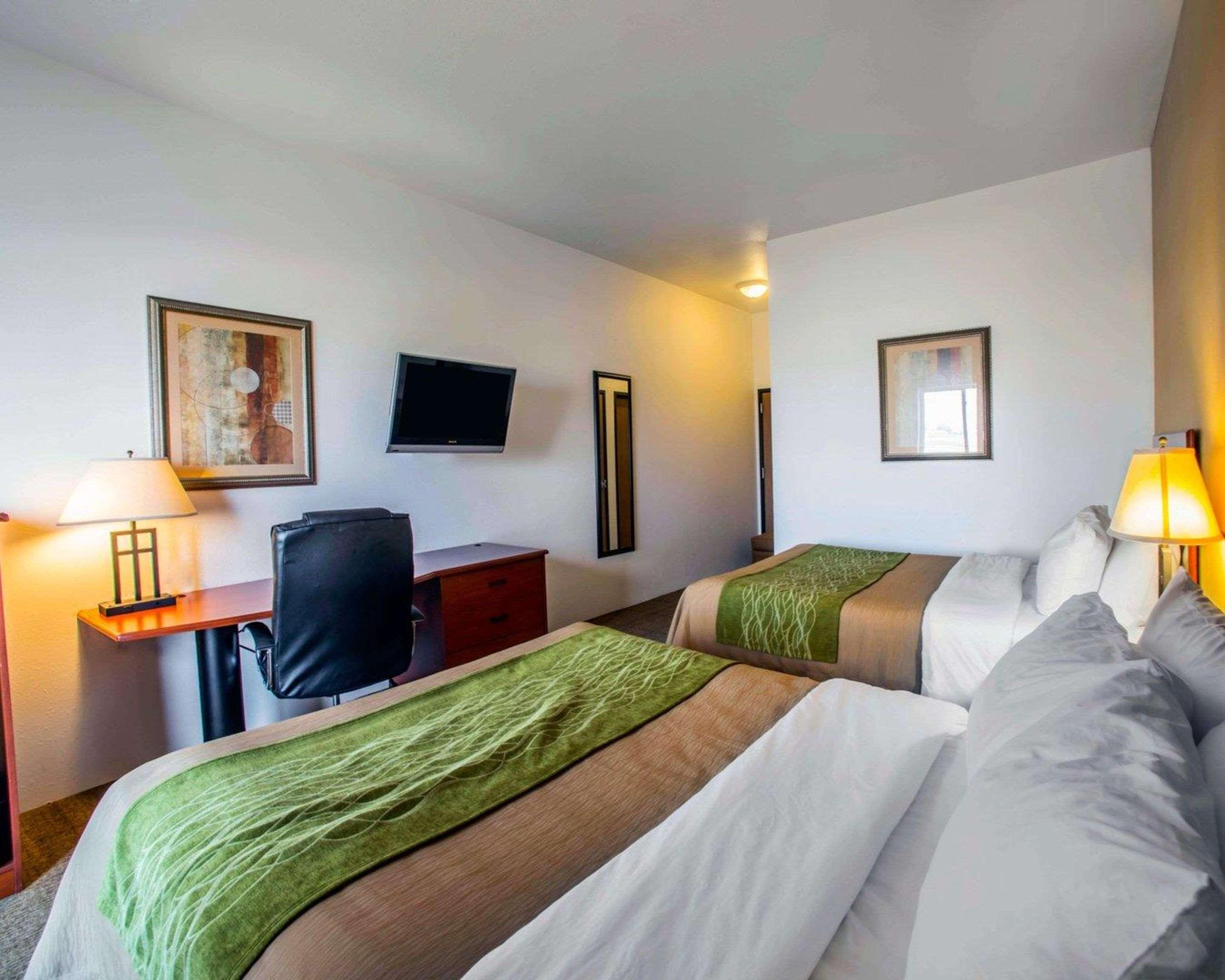 Comfort Inn & Suites Greenville I-70 Εξωτερικό φωτογραφία