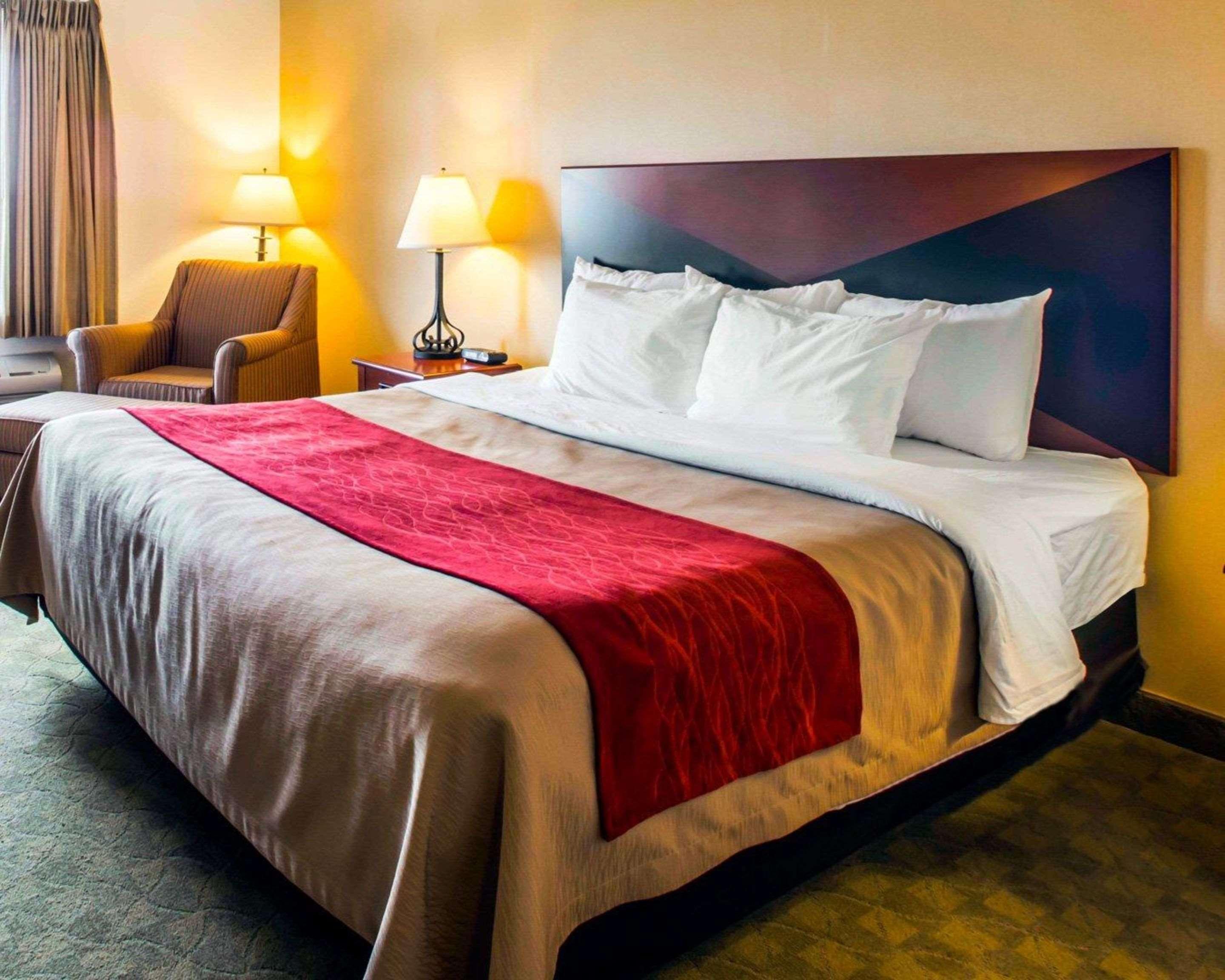 Comfort Inn & Suites Greenville I-70 Εξωτερικό φωτογραφία