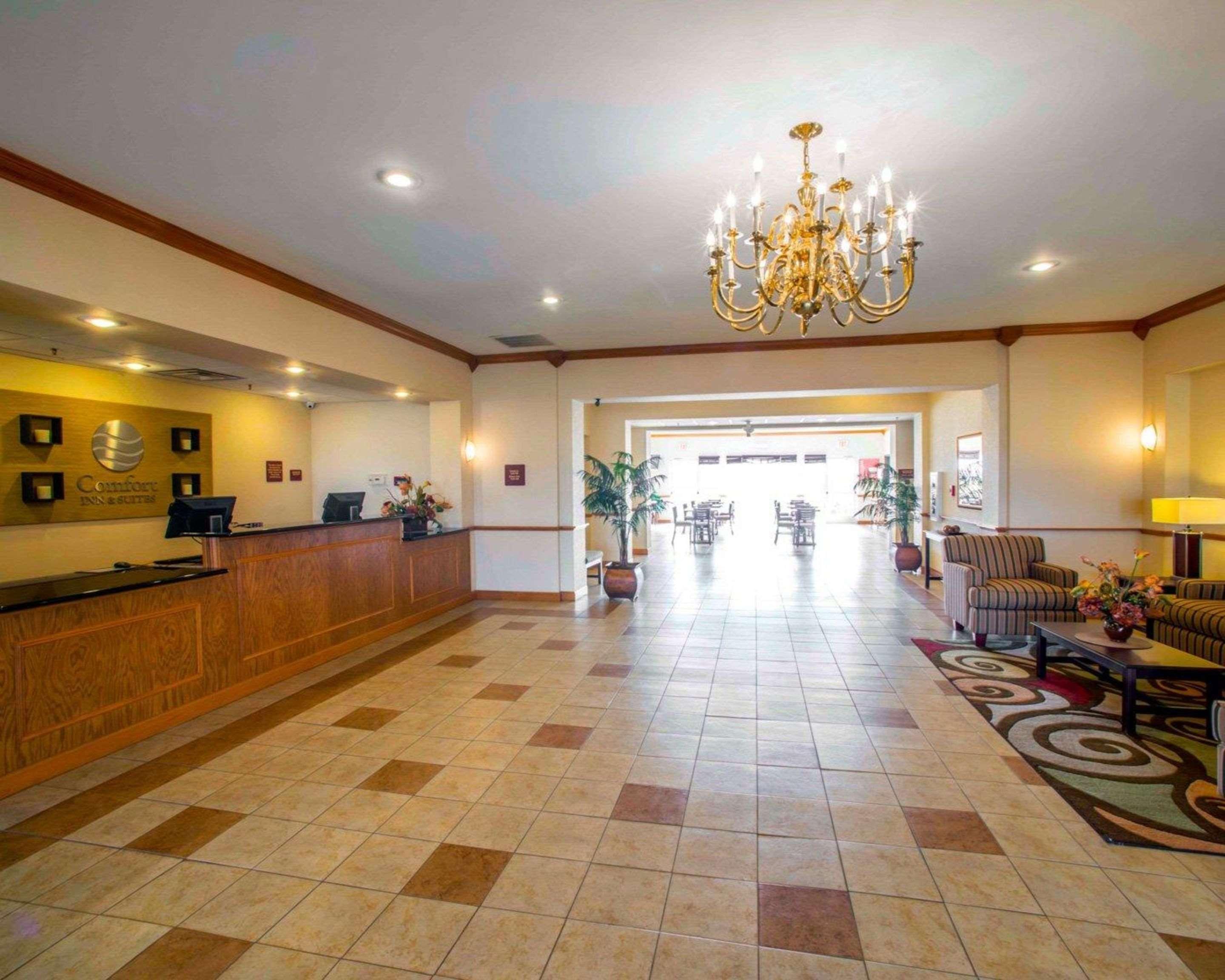 Comfort Inn & Suites Greenville I-70 Εξωτερικό φωτογραφία