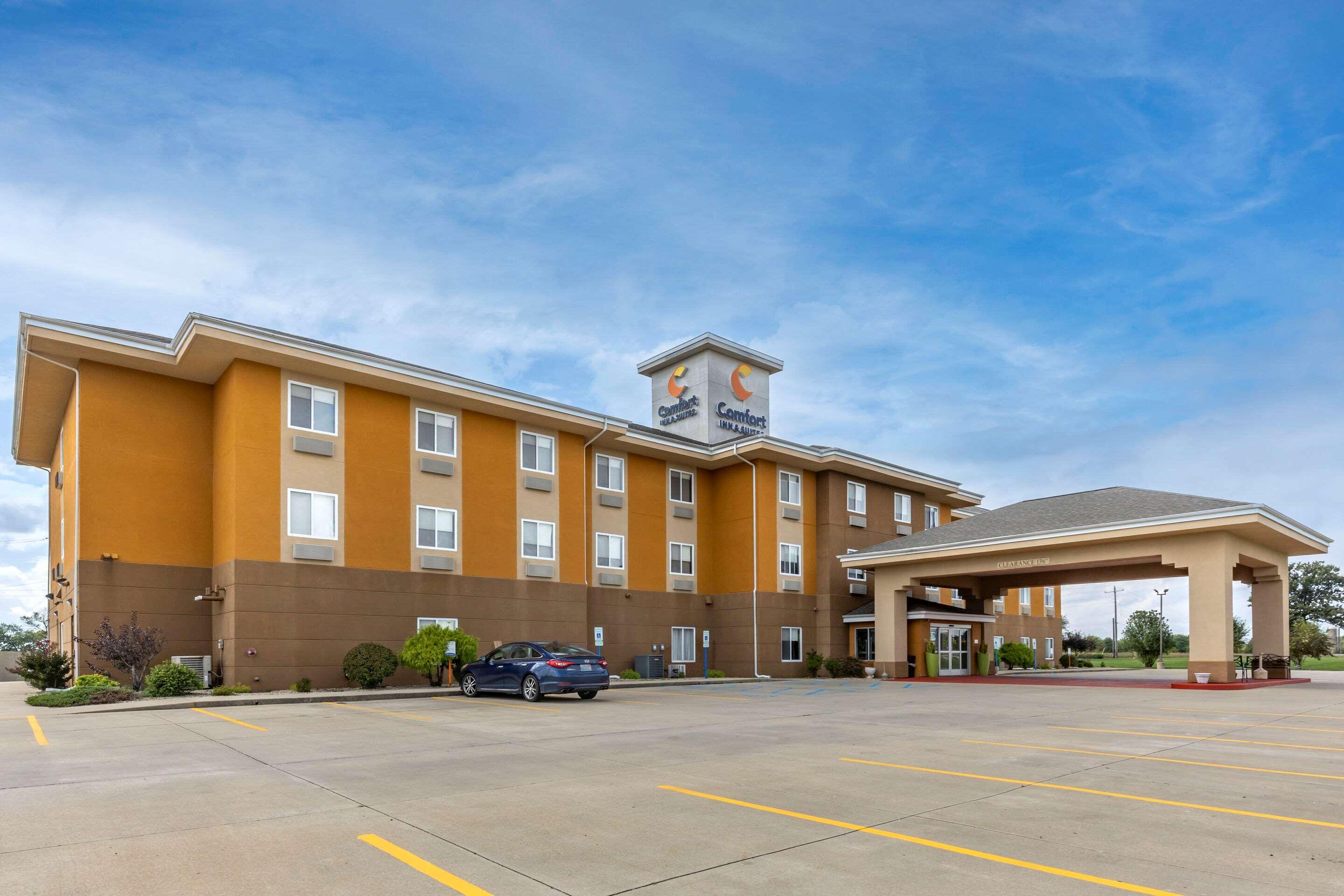 Comfort Inn & Suites Greenville I-70 Εξωτερικό φωτογραφία