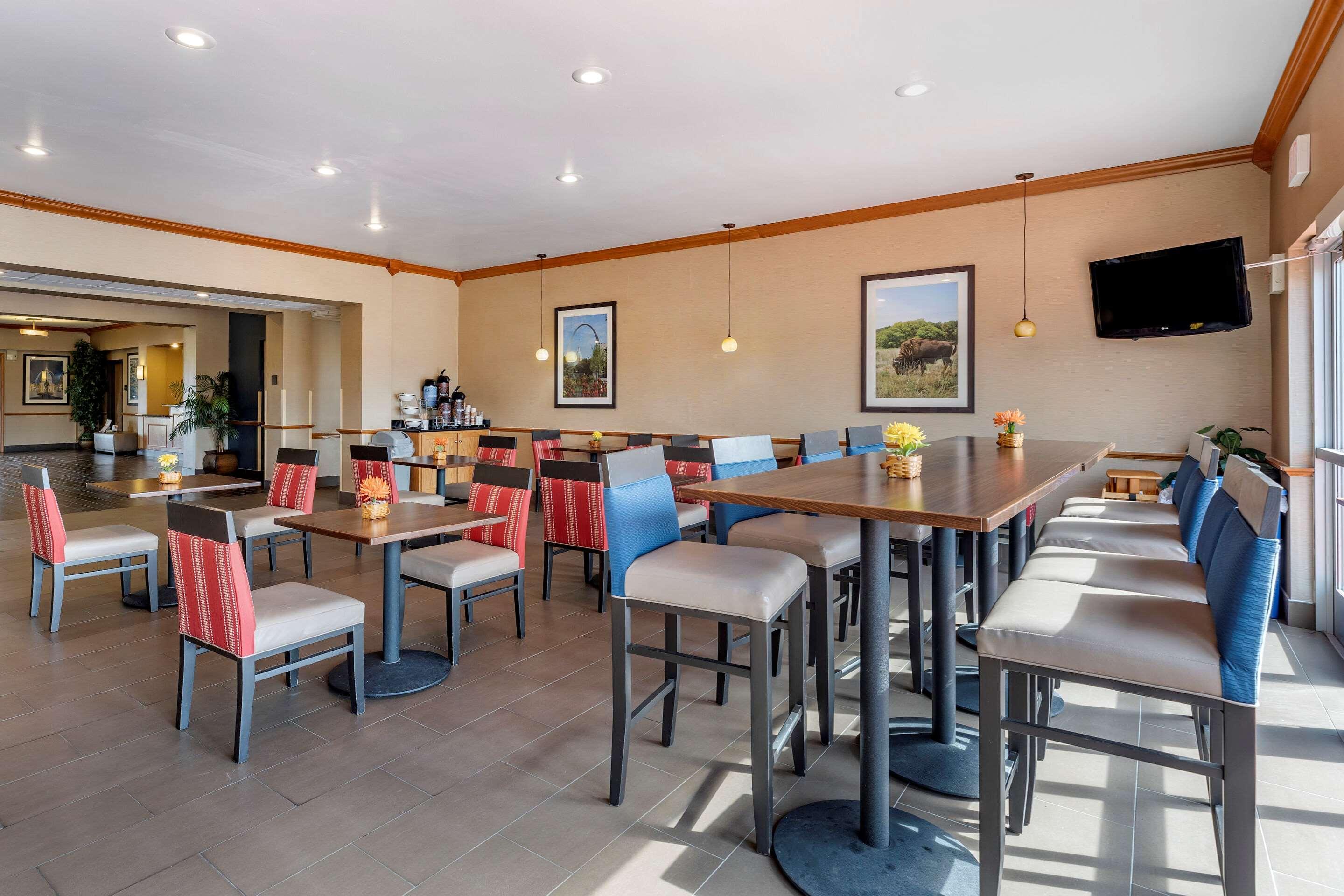 Comfort Inn & Suites Greenville I-70 Εξωτερικό φωτογραφία