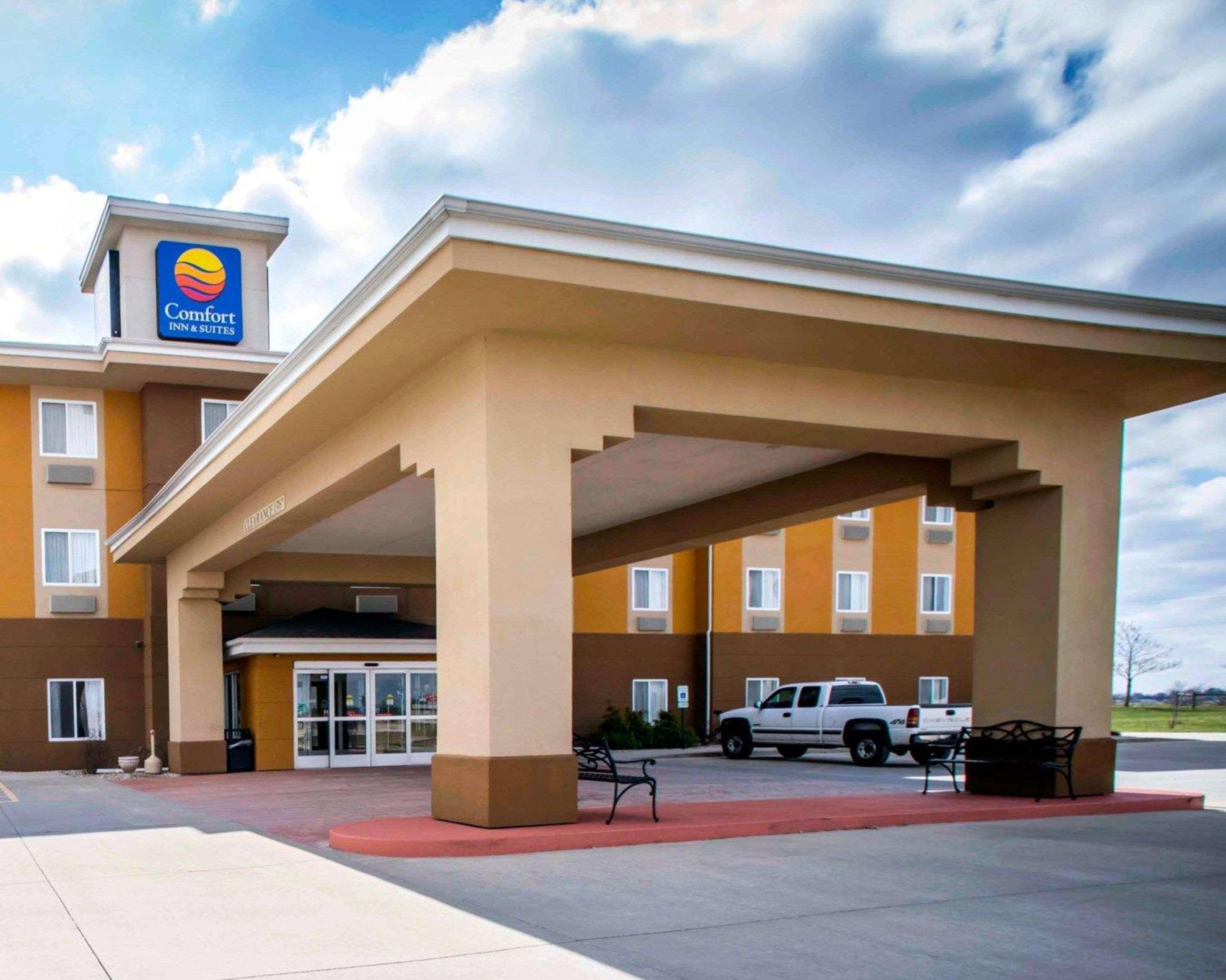 Comfort Inn & Suites Greenville I-70 Εξωτερικό φωτογραφία